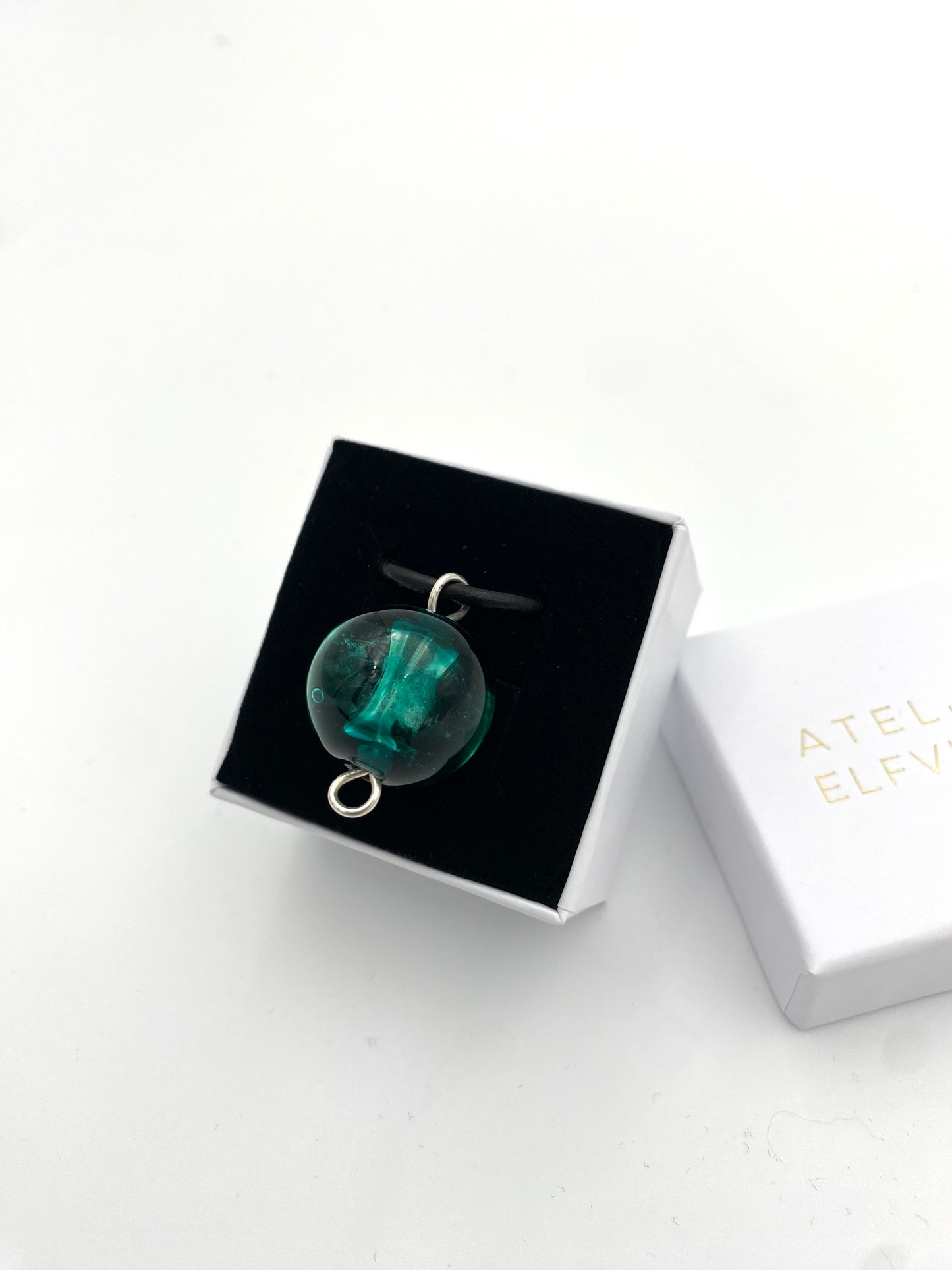 Hängsmycke 925 silver och lampworkpärla.