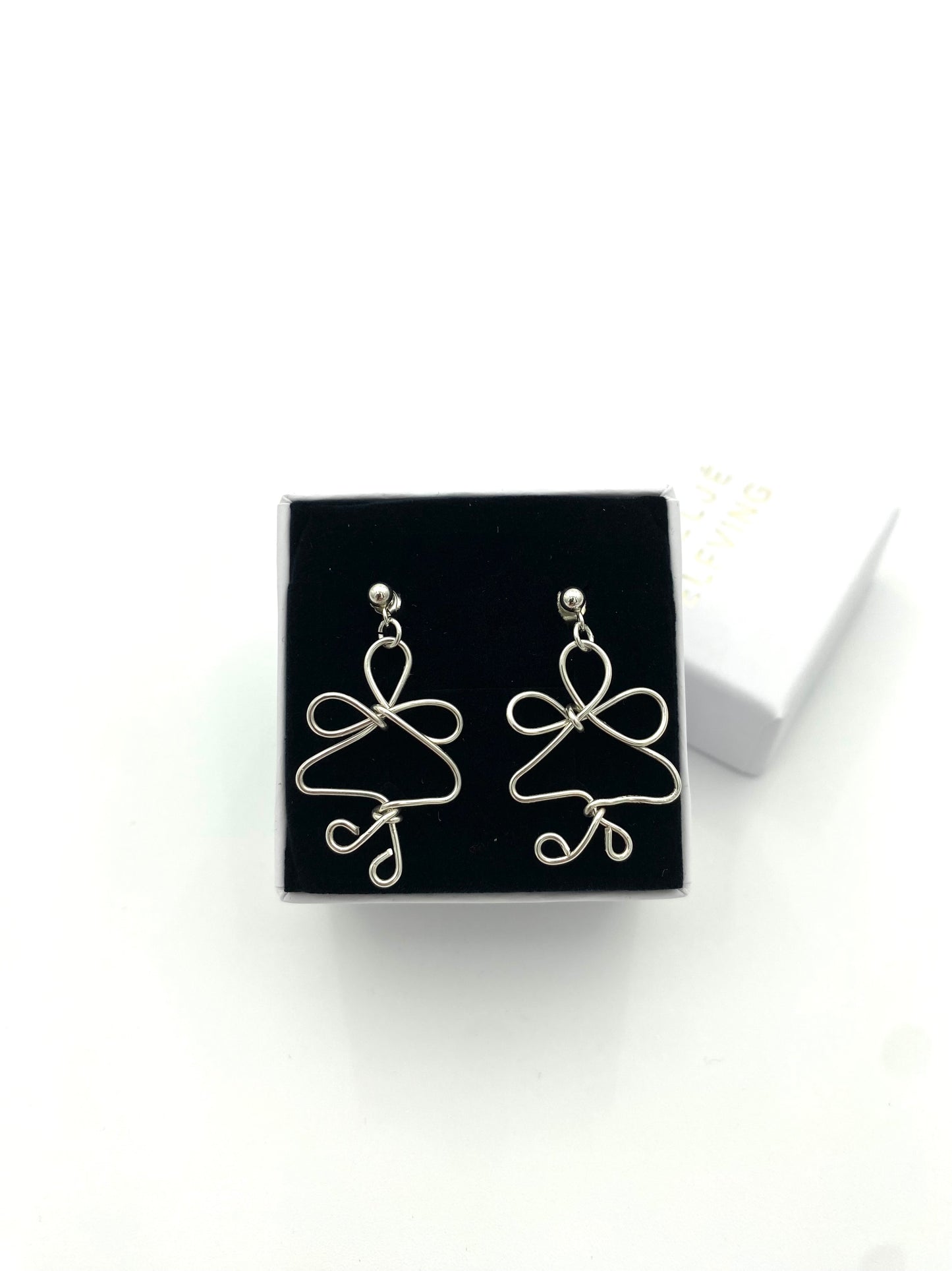 Örhängen änglar i 925 silvertråd.