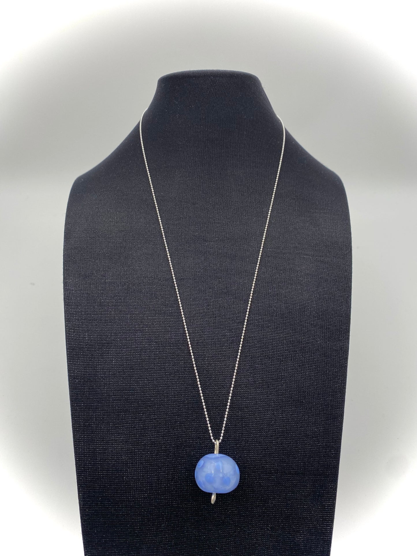 Hängsmycke 925 silver och lampworkpärla.