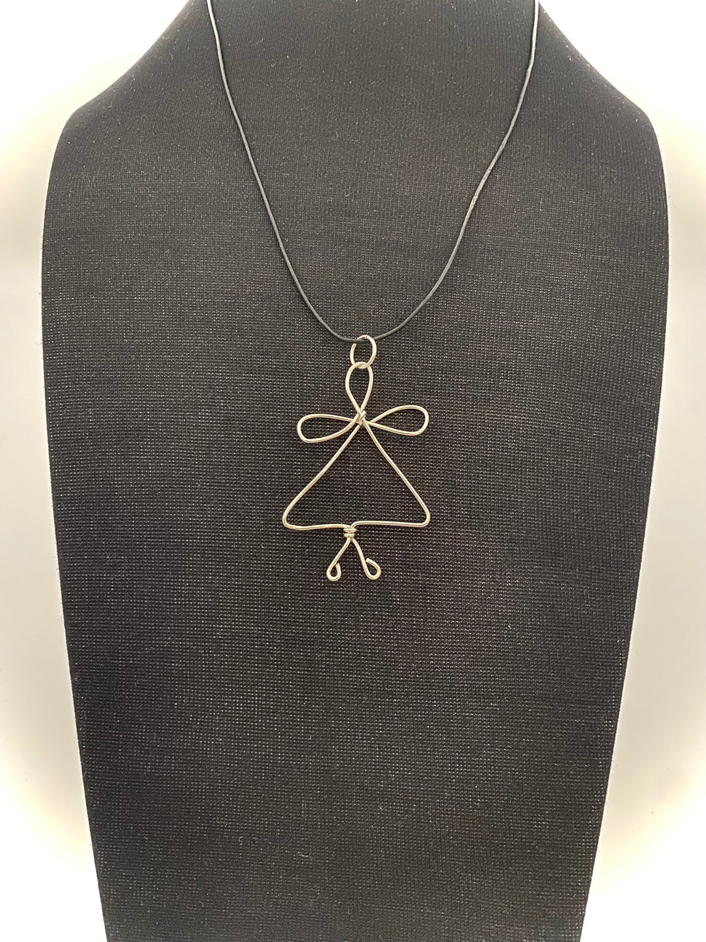 Ängel hängsmycke i 925 silvertråd.