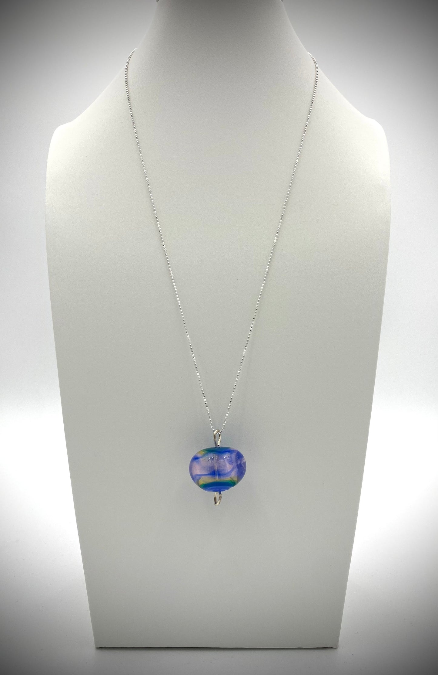 Hängsmycke 925 silver och lampworkpärla.