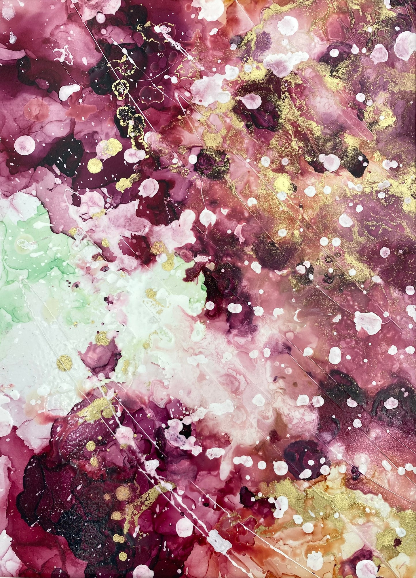 Tavla i alkoholbläck. Guldfärgad ram 30x20 cm. Målningen med passepartout 24x17 cm.