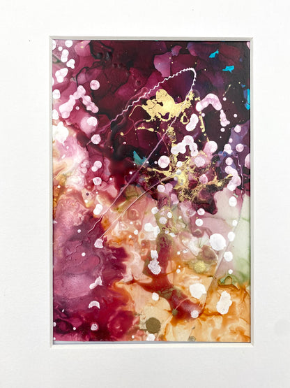 Tavla i alkoholbläck. Vit djup ram 23x18 cm. Målningen med passepartout 14x10 cm.