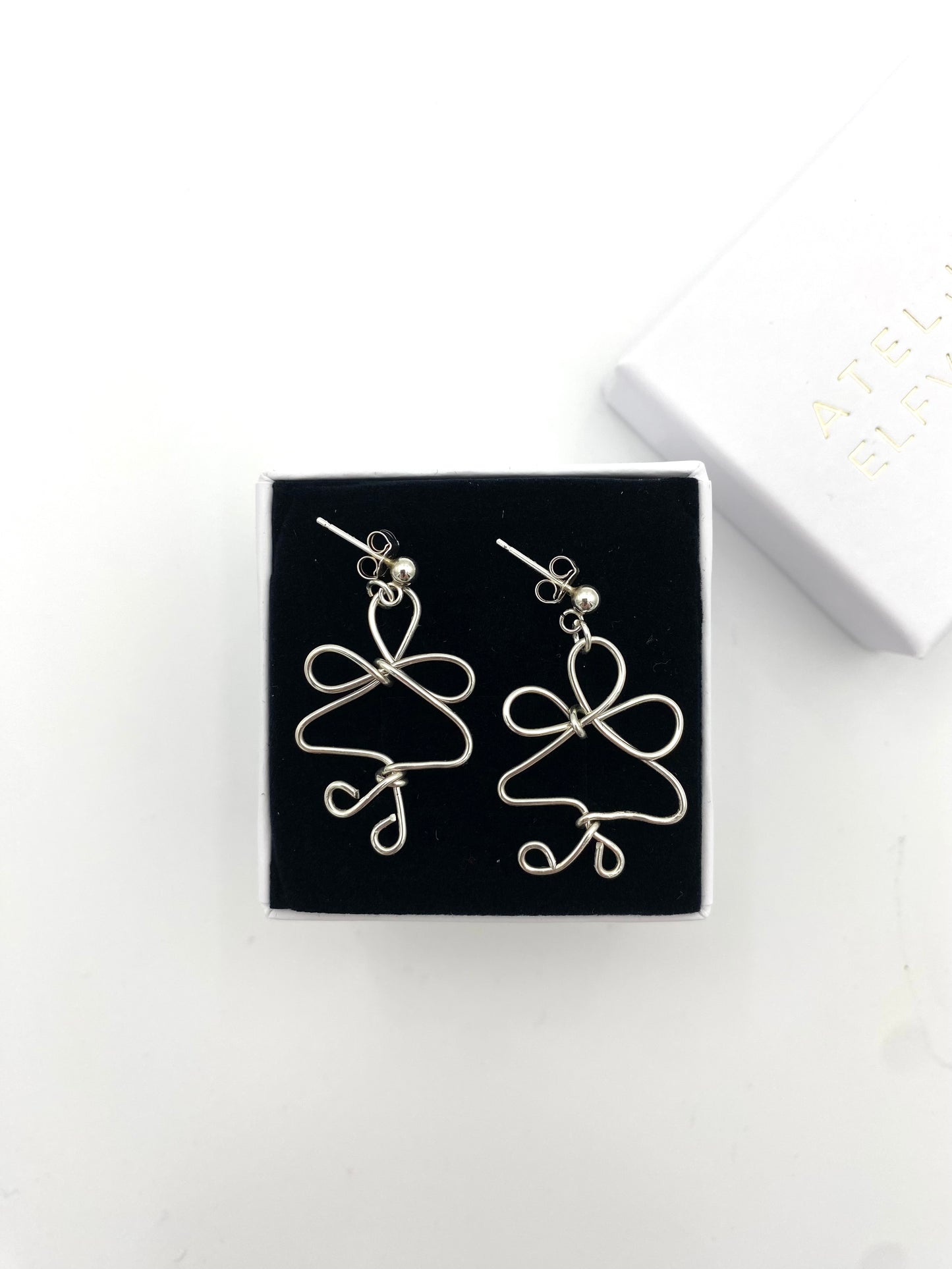 Örhängen änglar i 925 silvertråd.