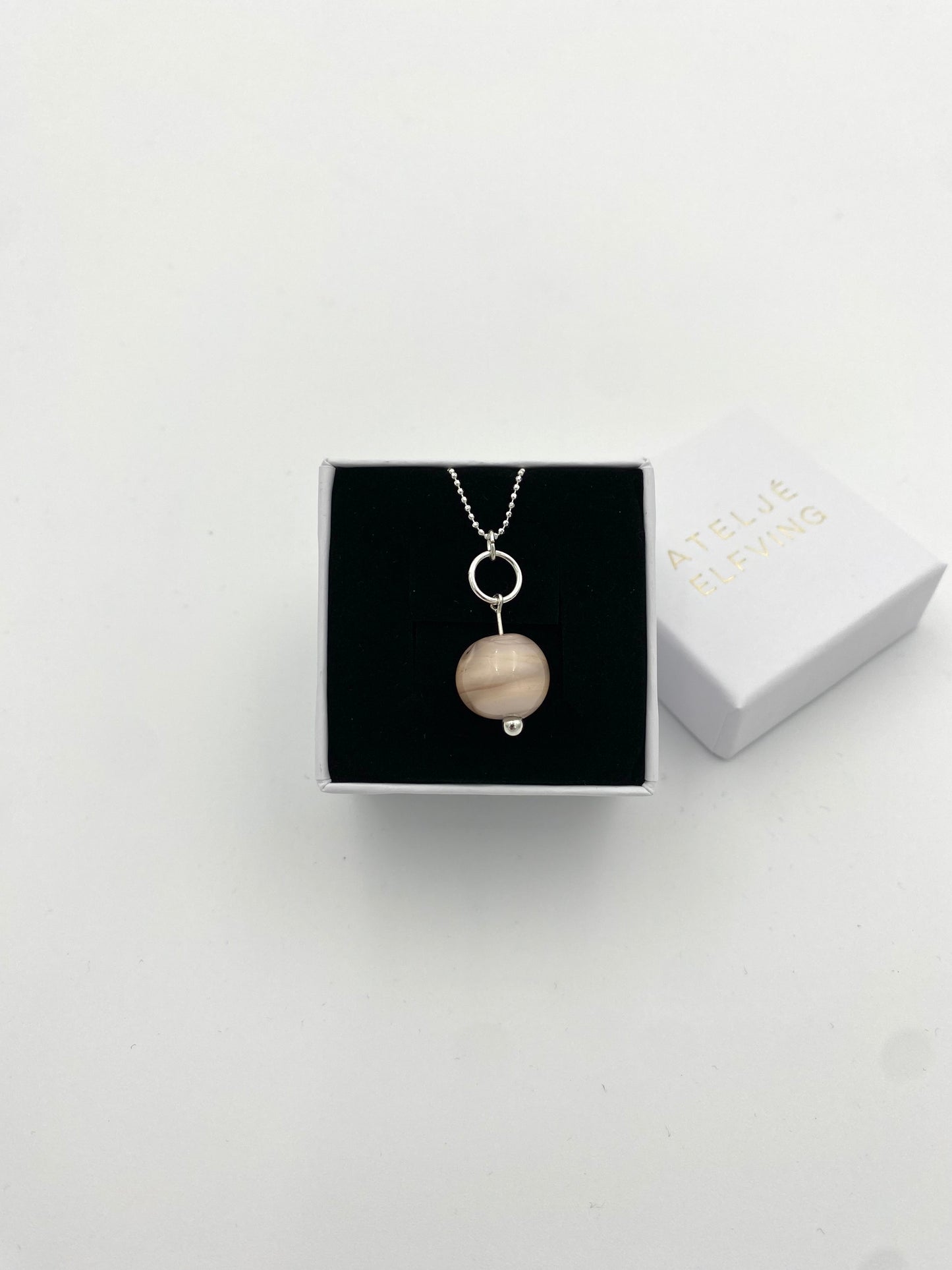 Hängsmycke 925 silver och lampworkpärla.