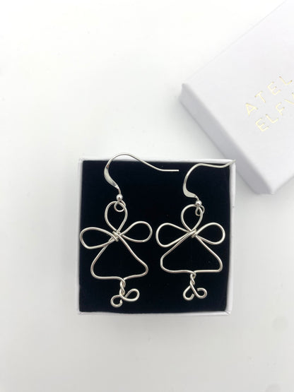 Örhängen änglar i 925 silvertråd.