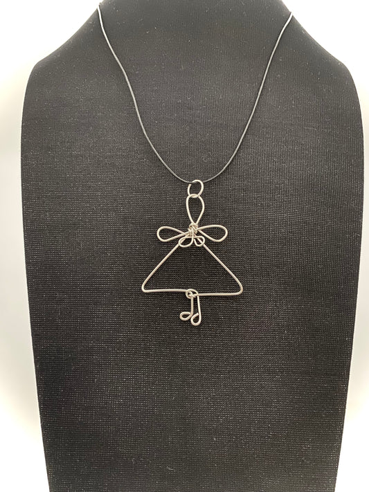 Ängel hängsmycke i 925 silvertråd.