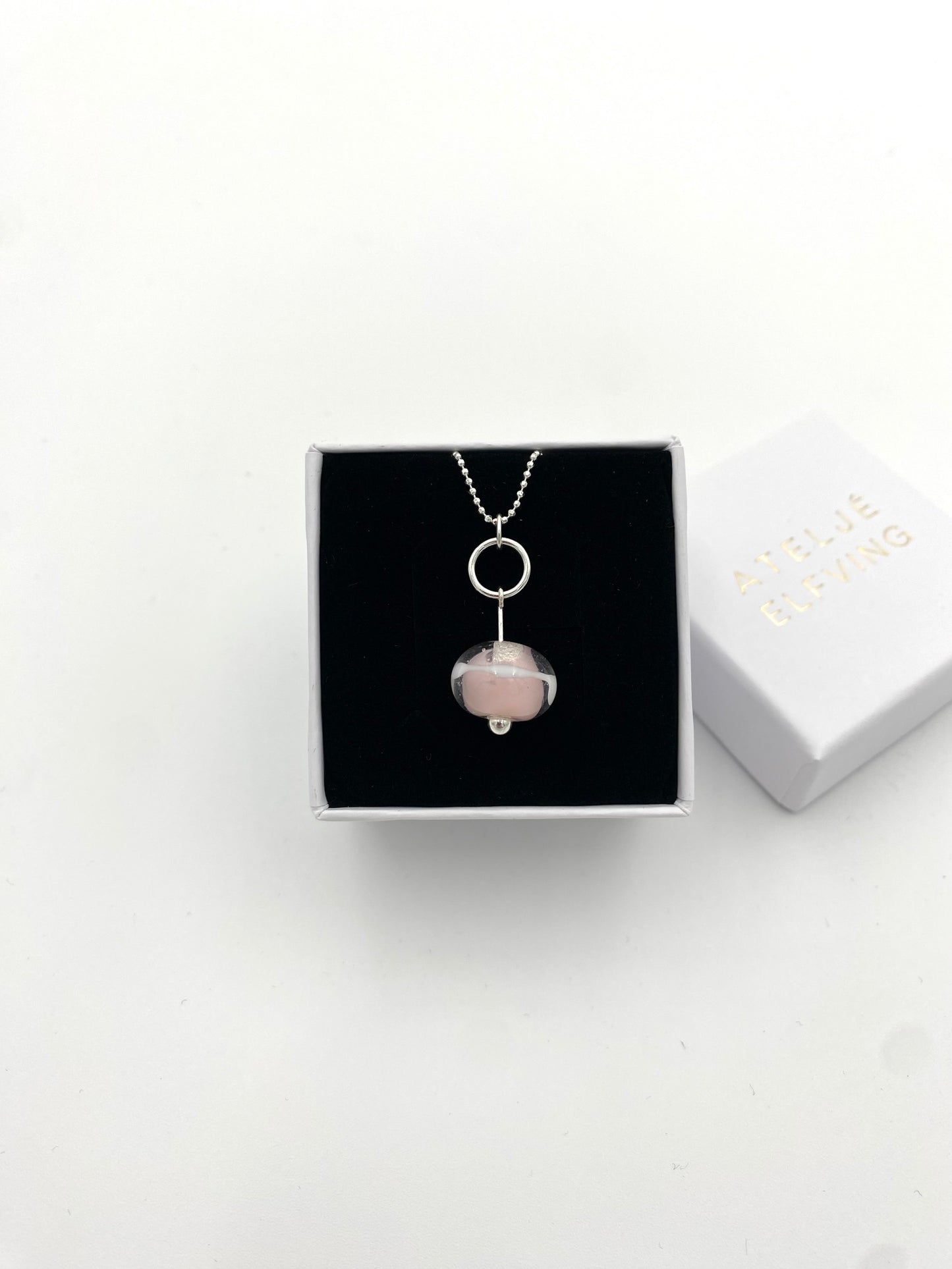 Hängsmycke 925 silver och lamworkpärla.