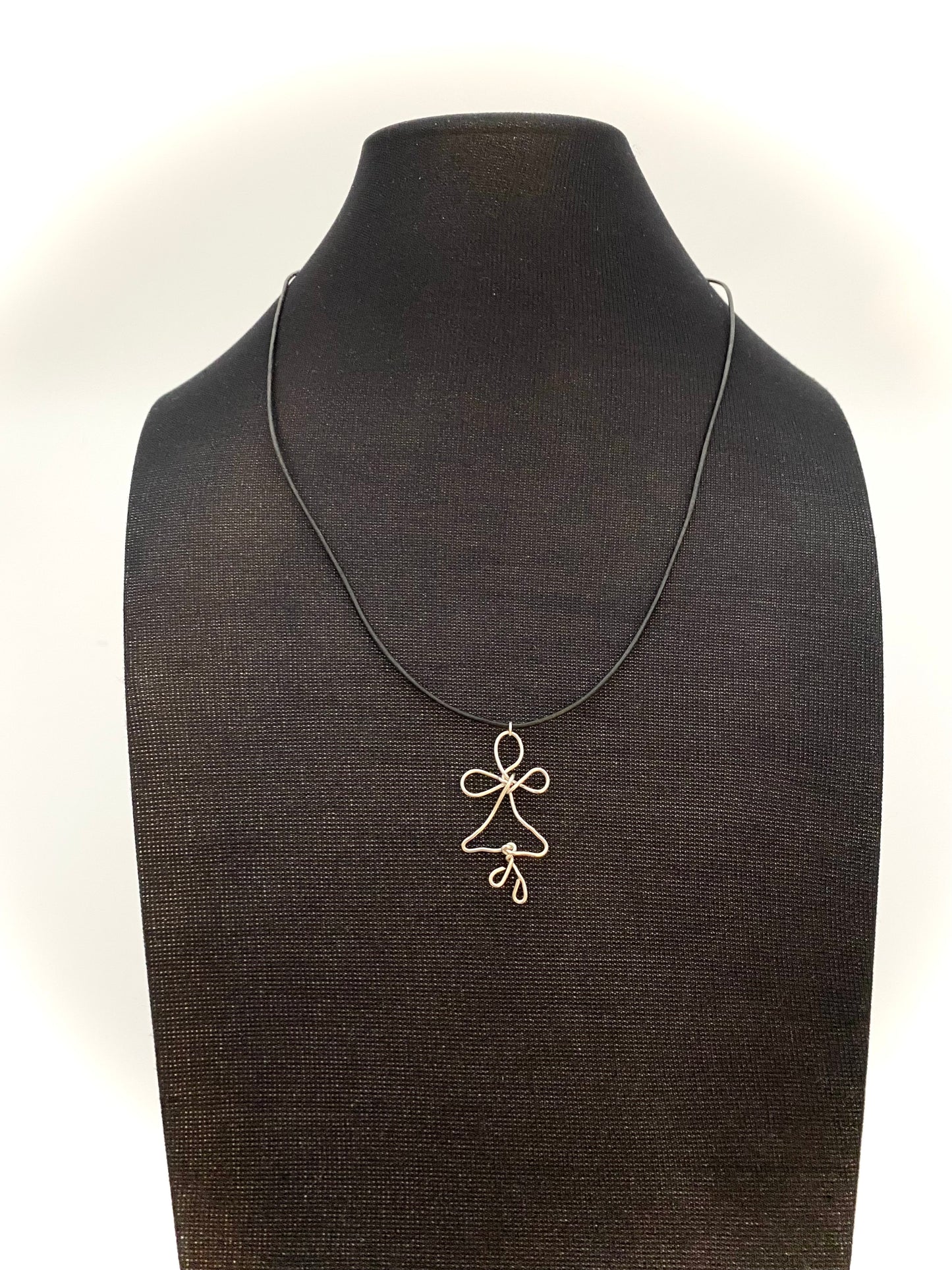 Ängel hängsmycke i 925 silvertråd.