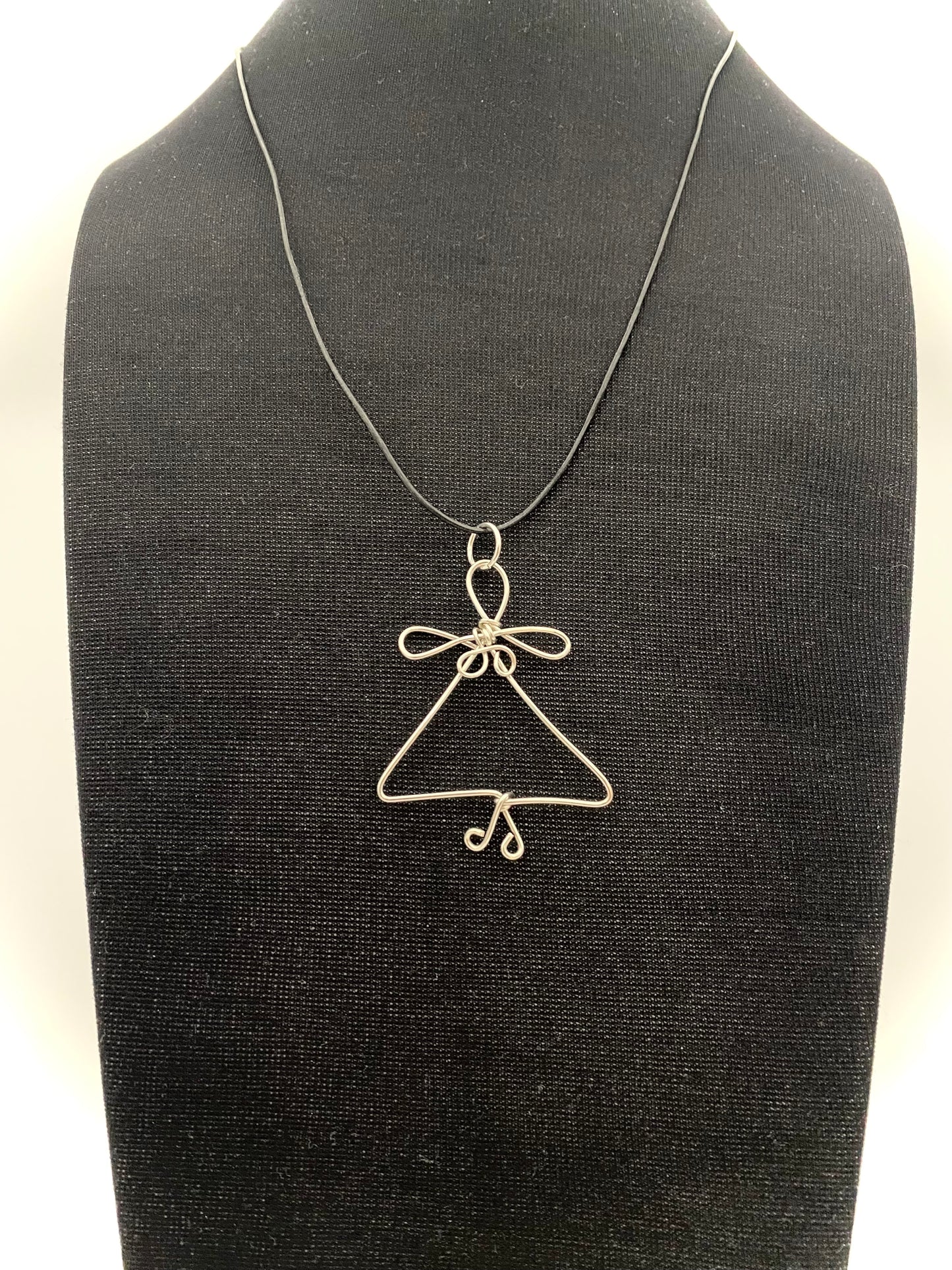 Ängel hängsmycke i 925 silvertråd.