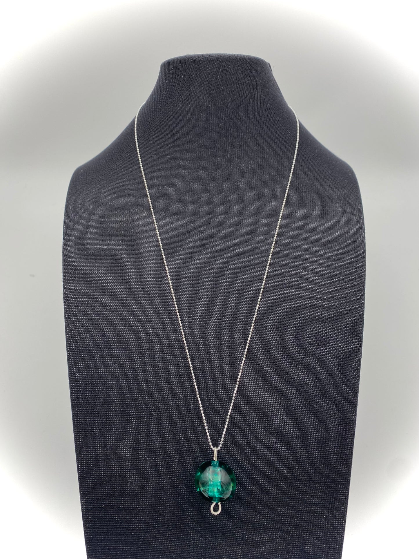 Hängsmycke 925 silver och lampworkpärla.