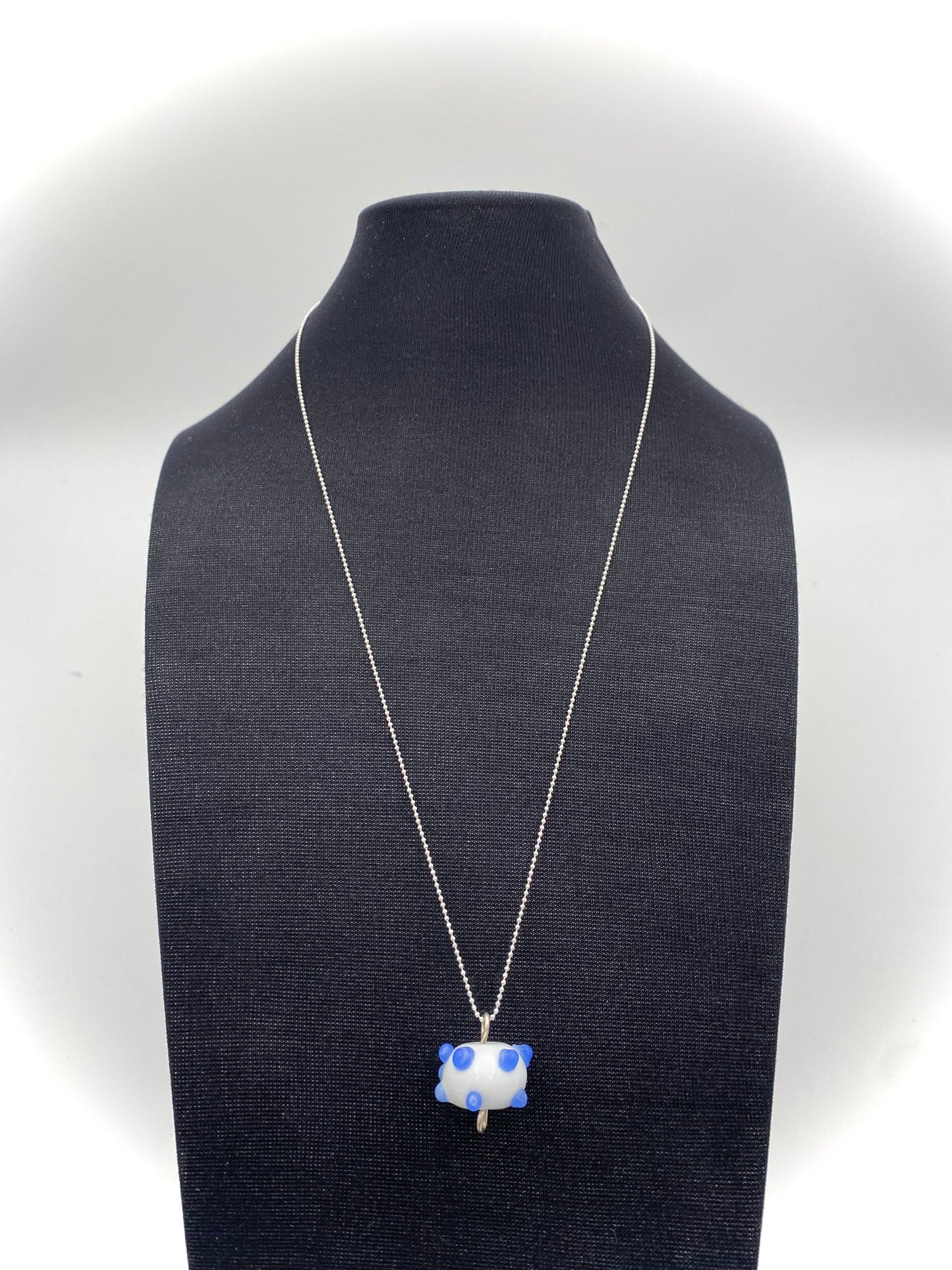 Hängsmycke 925 silver och lampworkpärla.