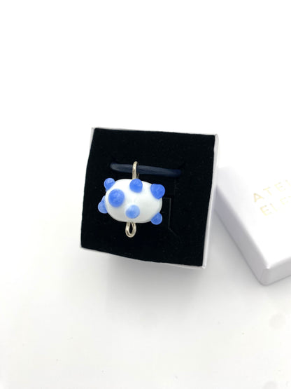 Halsband silver och lampworkpärla.