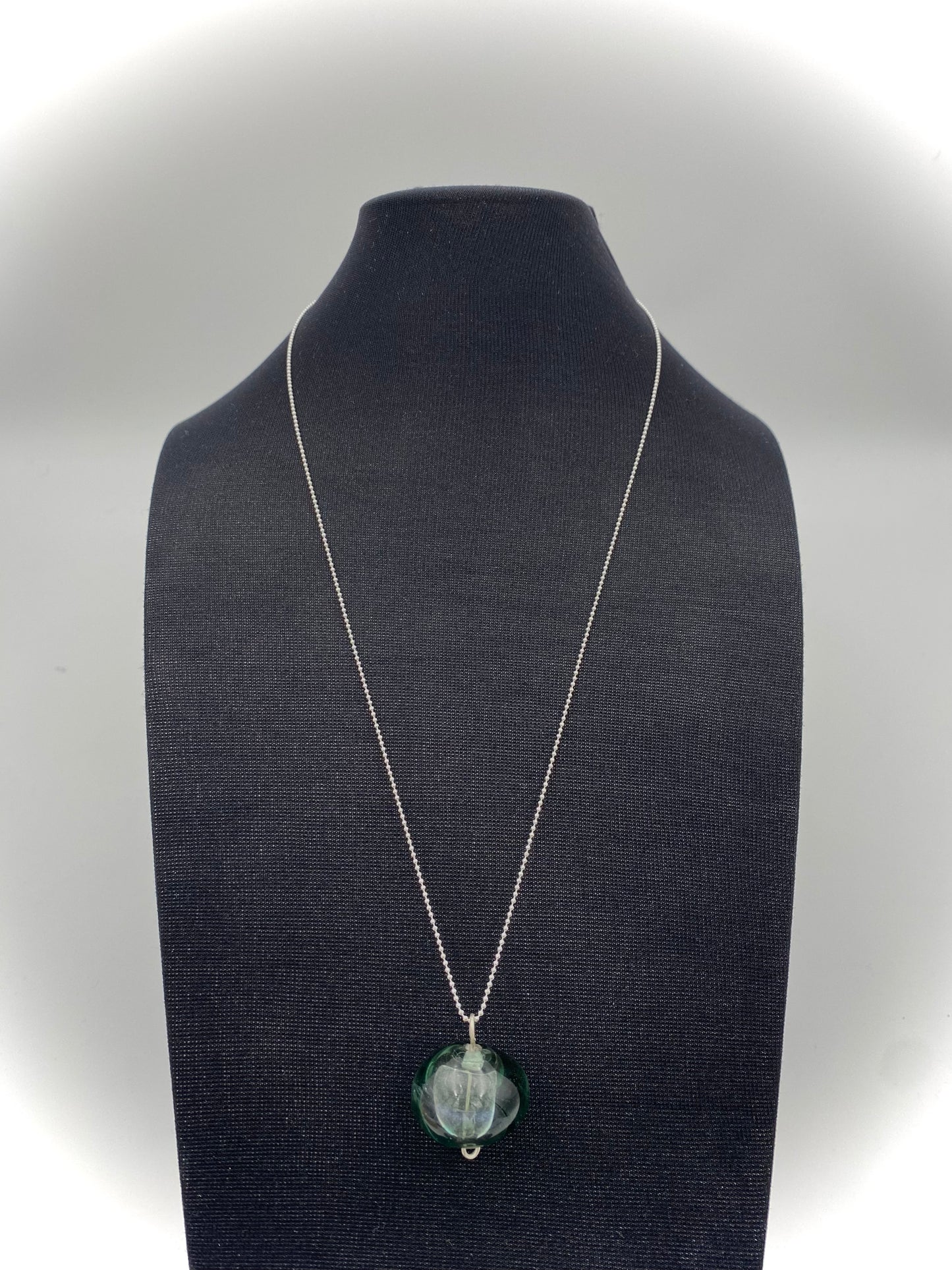 Hängsmycke 925 silver och lampworkpärla.