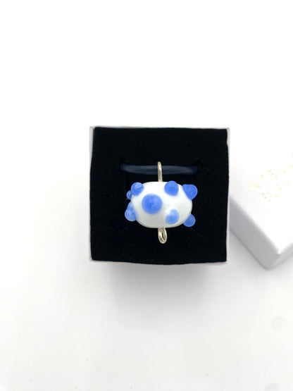 Halsband silver och lampworkpärla.